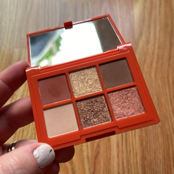 Makeup Bundle - 6 Pc - Picture 9 of 12